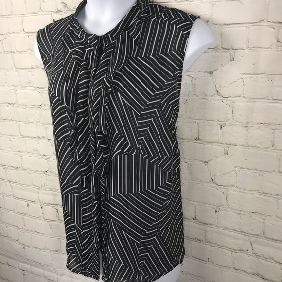 Worthington Black White Geometric Ruffle Front Top - Picture 5 of 9